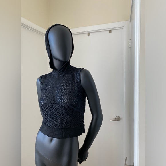 Parisian Retro Net Vest with Hoodie - Picture 3 of 7